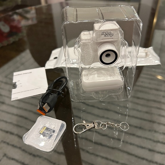 Mini Retro Snap Camera - Picture 2 of 4